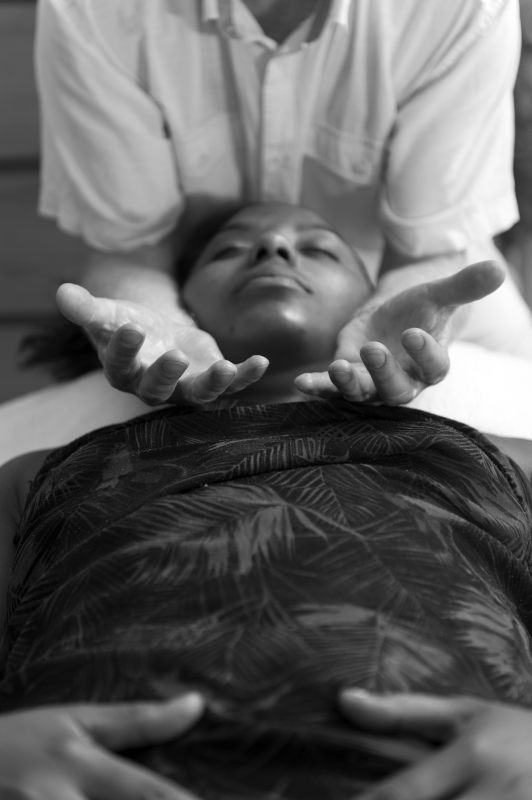 Massage pour femme enceinte au Centre de bien-être, sud de Pau et Oloron, Pyrénées Atlantiques.