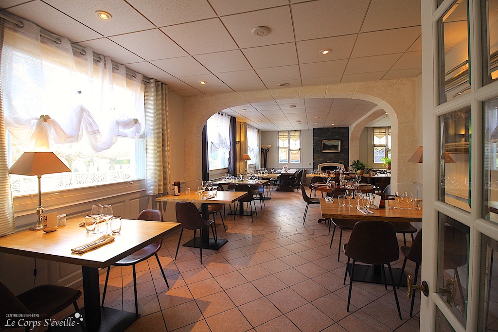 La deuxième salle du restaurant L’Ayguelade, côté sud. Gastronomie en Vallée d’Ossau.