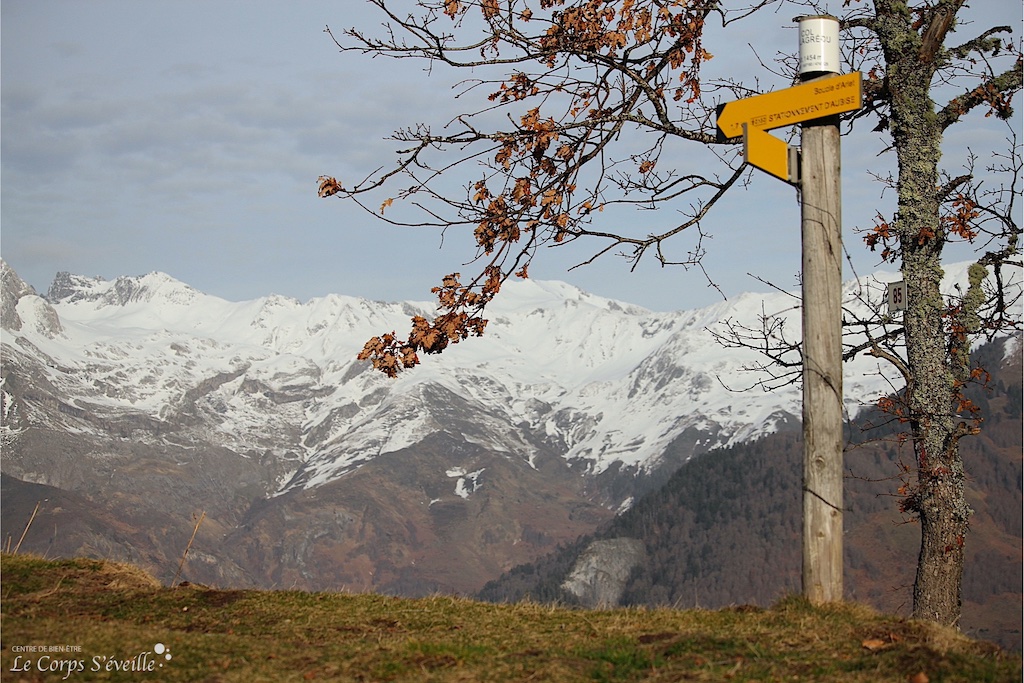 Randonner, outil de prévention santé. Au col de Lagréou, 1454 mètres, Vallée d’Aspe, Pyrénées. 