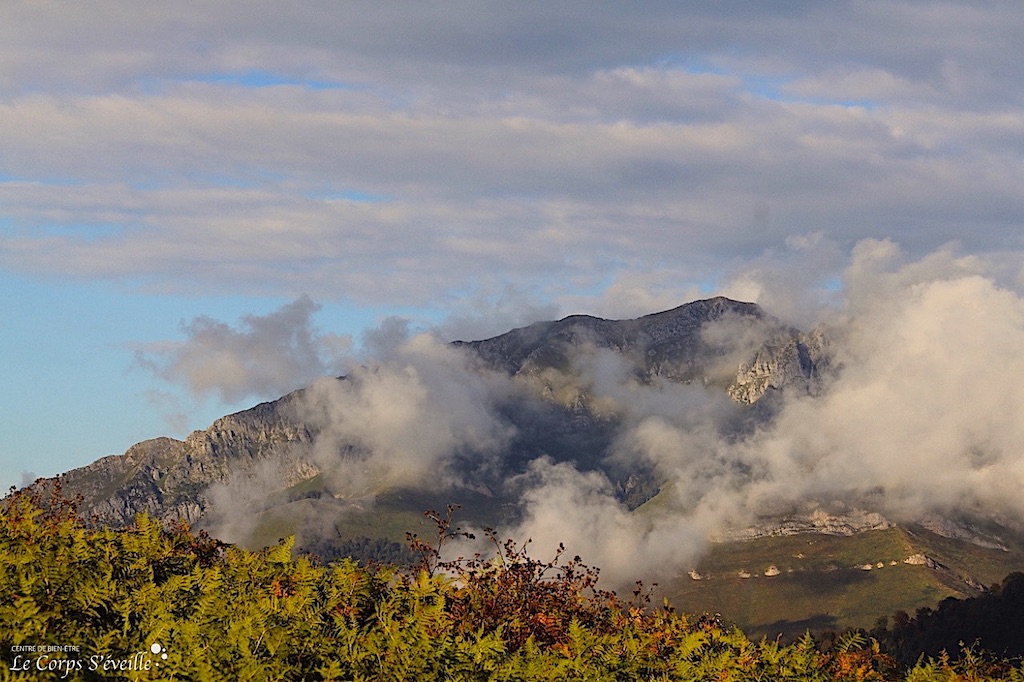 Aérer le cerveau. Les Pyrénées béarnaises vu de Bedous en Vallée d’Aspe, sud de Pau et Oloron-Sainte-Marie.