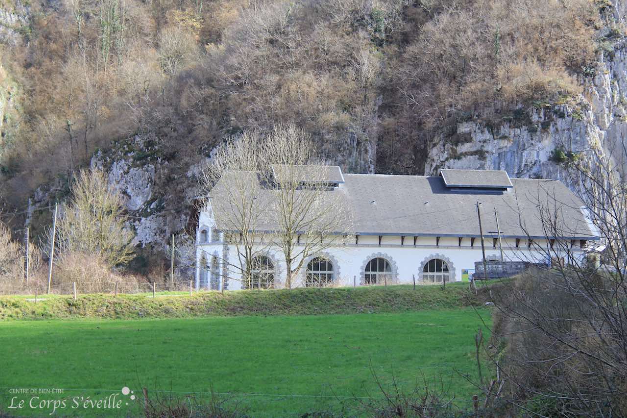 La centrale hydraulique d’Esquit à Lées-Athas, sur le gave d’Aspe, Pyrénées béarnaises.