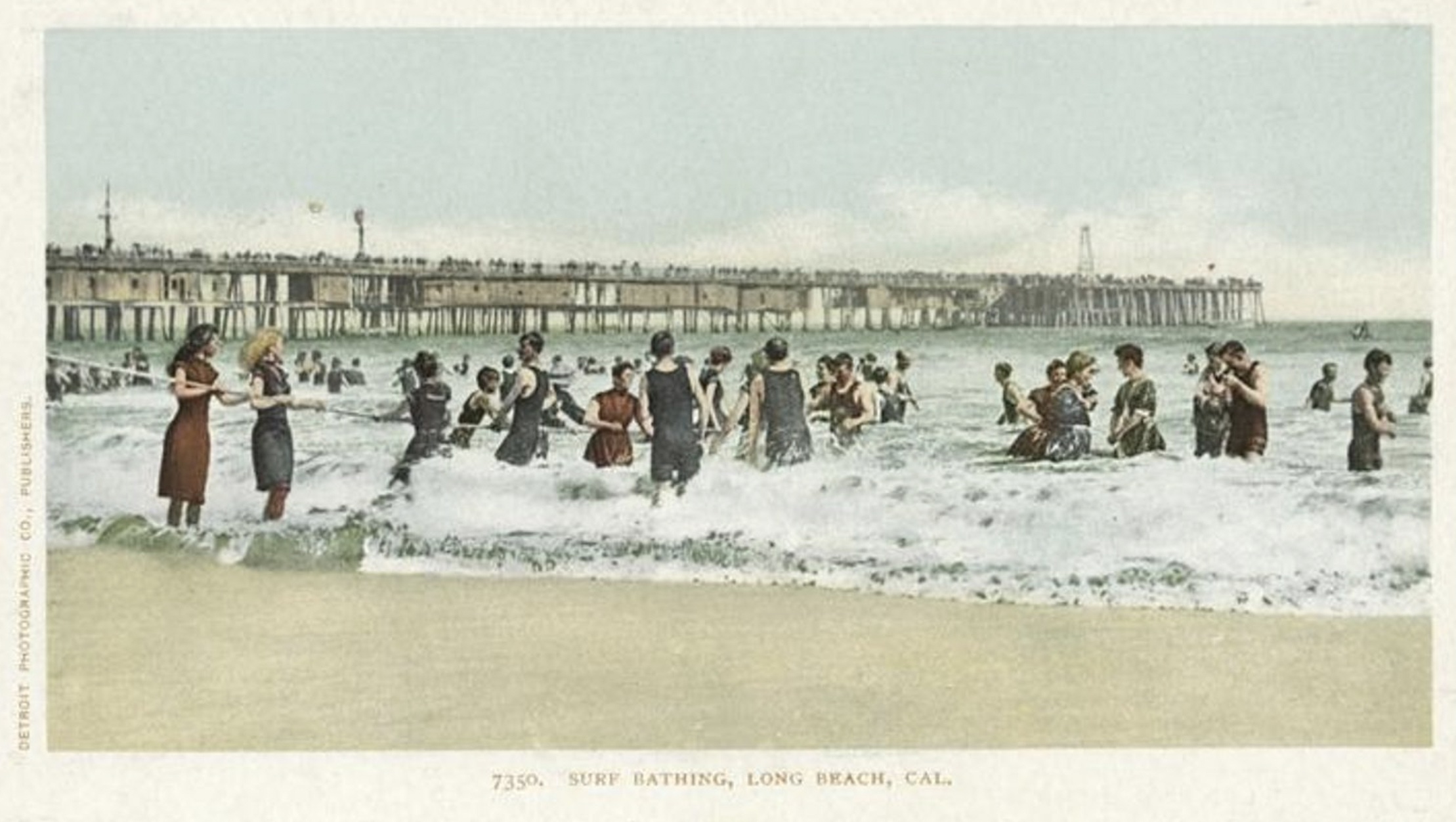 Carte postale montrant la plage de Long Beach en Californie en 1903 - 1904. New-York Public Library.