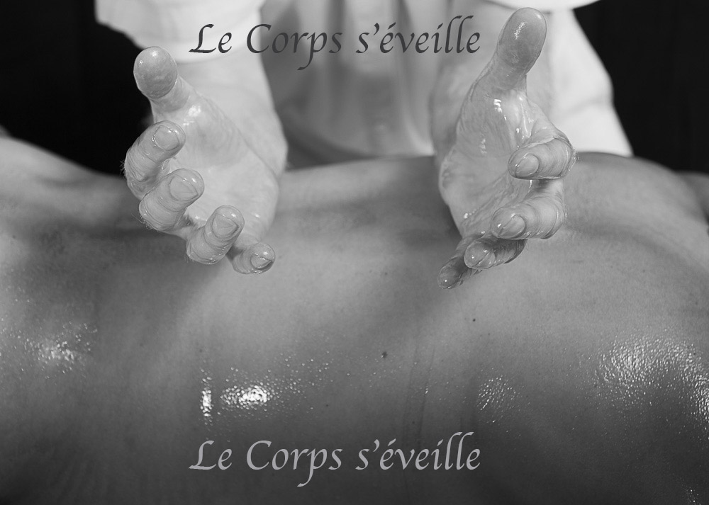 Un massage en montagne. Massage du dos au Centre de bien-être Le Corps S’éveille, Haut-Béarn.