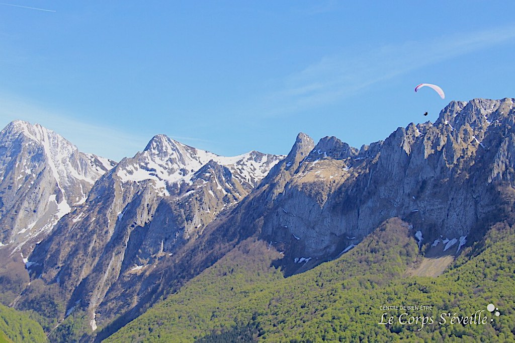 S’offrir un vol en parapente en Vallée d’Aspe, Béarn en Pyrénées. Bien-être en altitude.