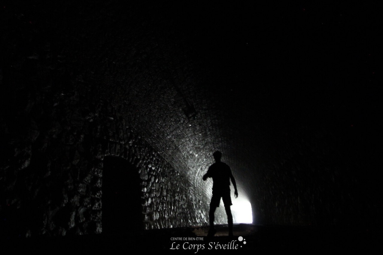 Photographie prise à la sortie du tunnel ferroviaire hélicoïdal entre Bedous et Canfranc.