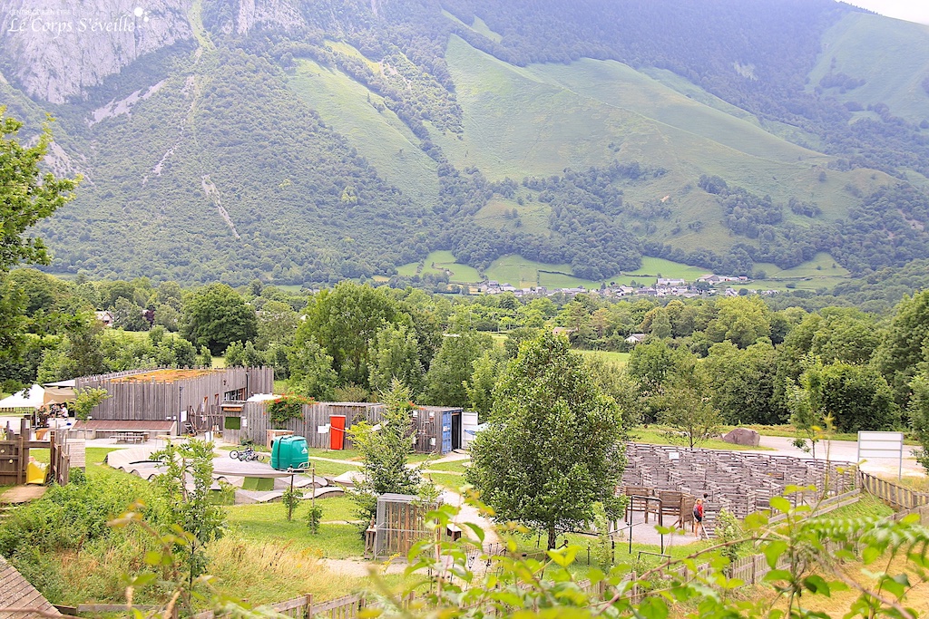 Ludopia, parc à jeux en bois pour les enfants. Vallée d’Aspe en Haut-Béarn, Pyrénées Atlantiques.