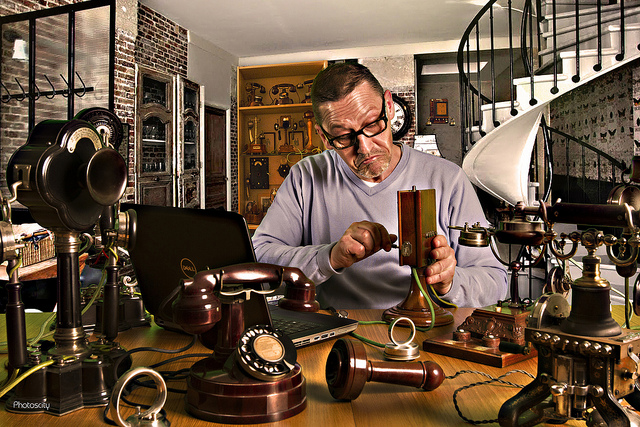 Franck Cadonna : portrait de collectionneur de téléphones anciens.