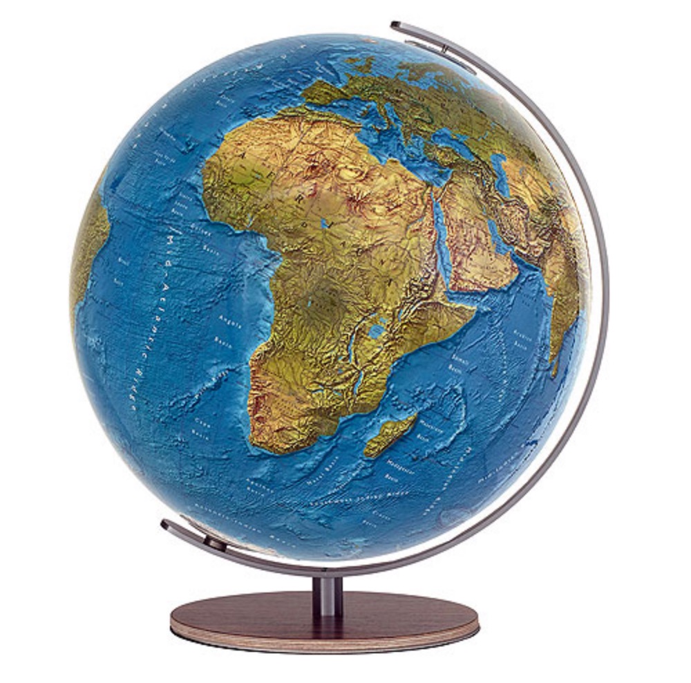 Un globe terrestre fabriqué à la manufacture Columbus est fidèle à la géographie physique de la planète.