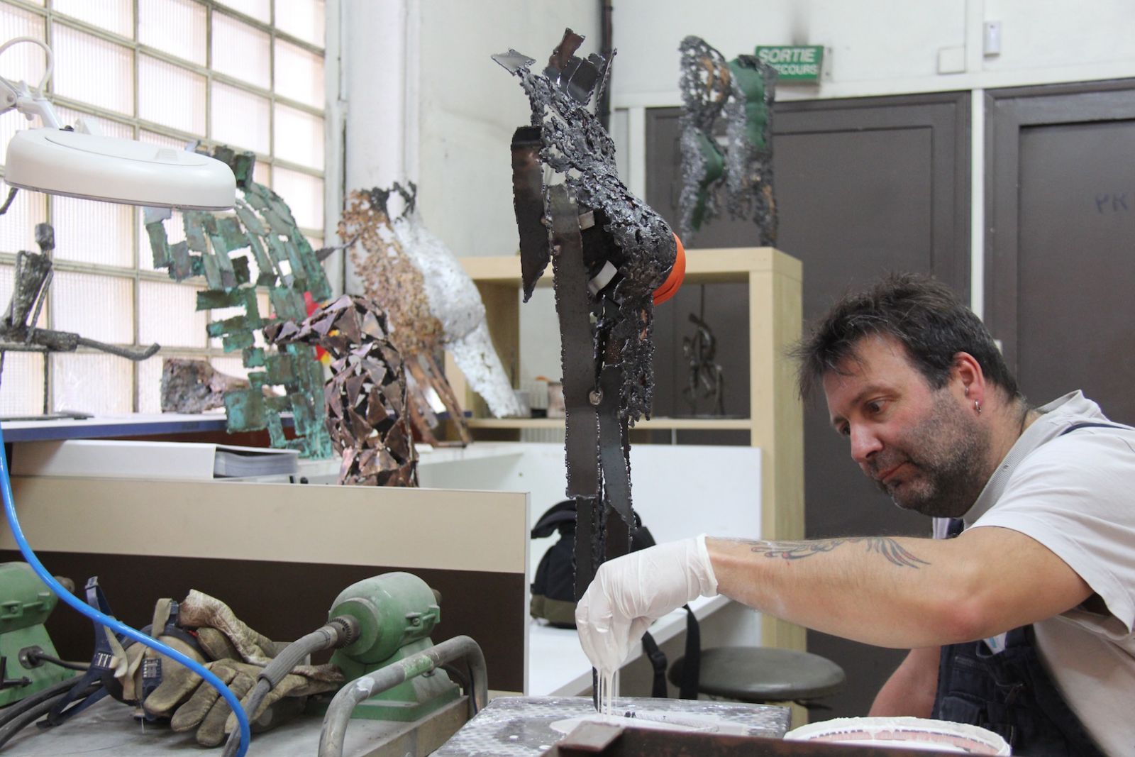 Le sculpteur Philippe Buil - Atelier-galerie Art Pluriel.